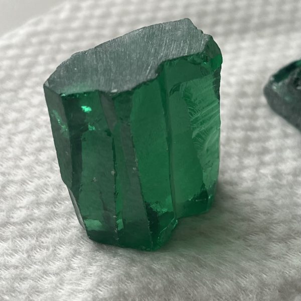 1kg Cubic Zirconia Synthetic Gems Rough Green Emerald Stone - 图片 4