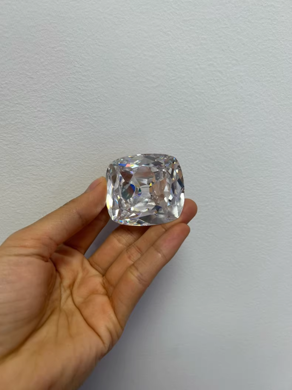 40X45mm Synthetic Rectangular Pillow Shaped Zircon Gemstone Shining Gemstone - 图片 3