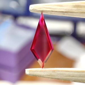 6X14mm Cultivated Kite Shaped Pigeon Blood Red Gemstone Ruby Shape Rhombus Suitable For Nail Art DIY Jewelry And Clothing Decoration